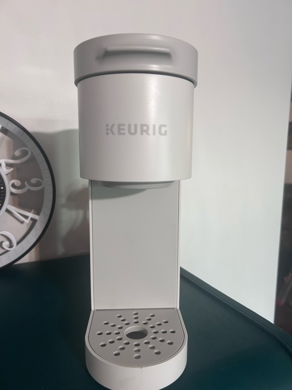 Keurig Single-Serve Coffee Brewer in White (NIB)